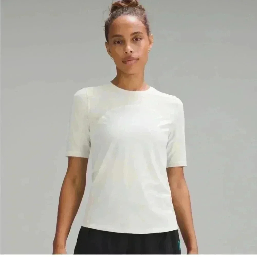 Lululemon Lightweight trail running tshirt size 6